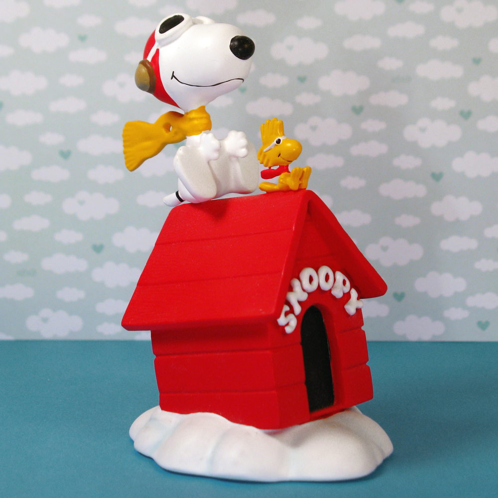 Detail Snoopy Dog House Tent Nomer 22