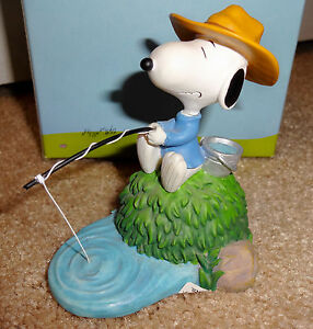 Detail Snoopy Fishing Images Nomer 18