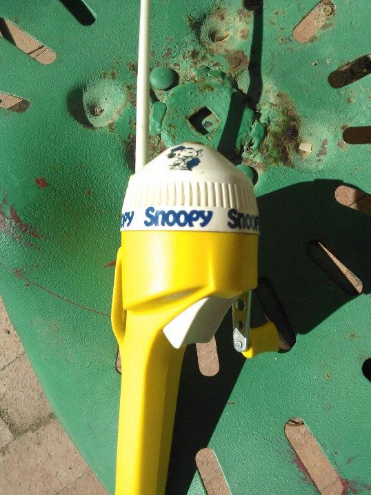 Detail Snoopy Fishing Pole Nomer 7