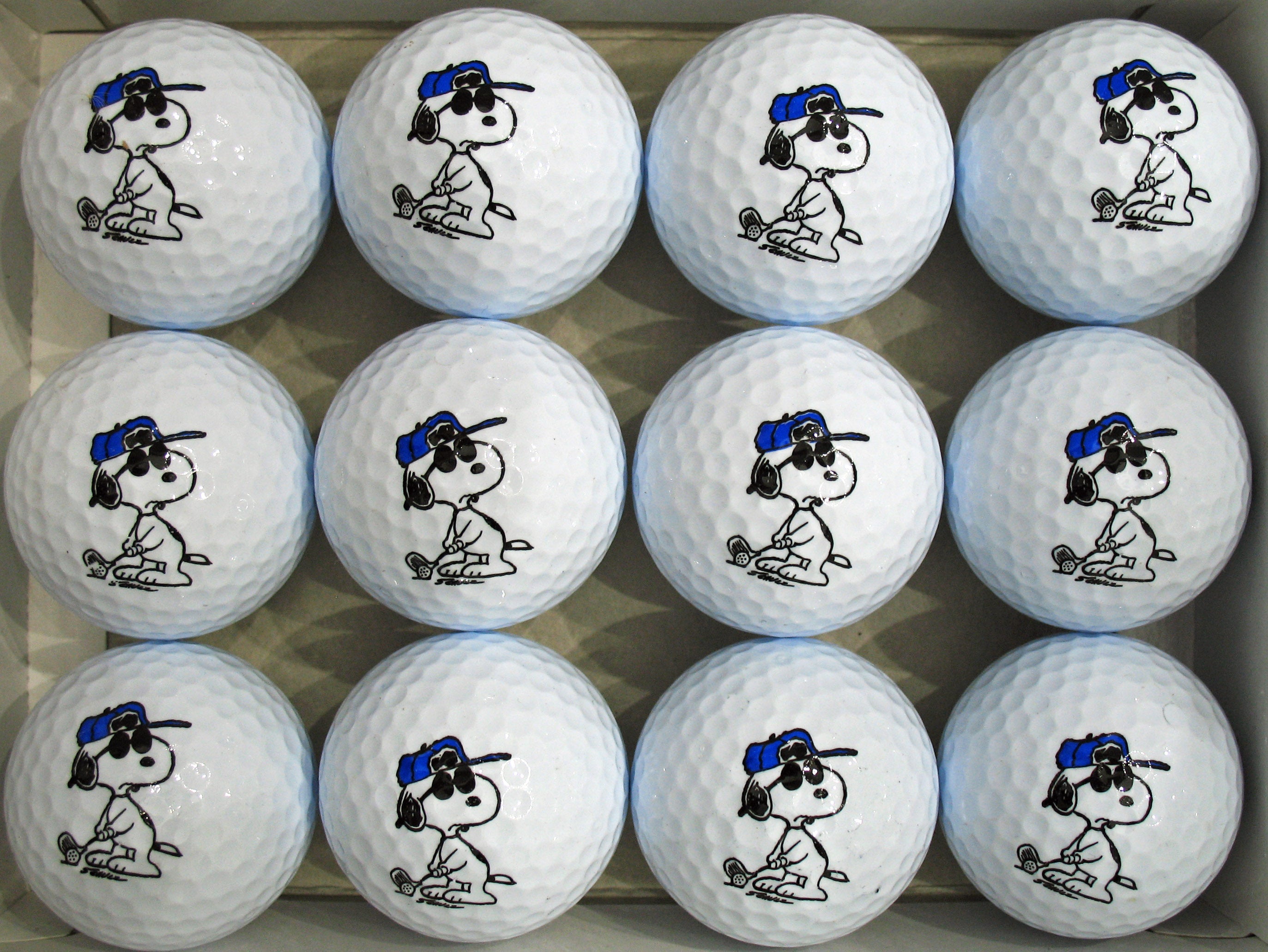 Detail Snoopy Golf Ball Nomer 8