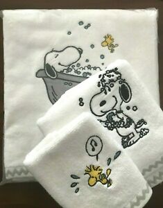 Detail Snoopy Hand Towel Nomer 20