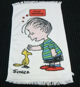 Detail Snoopy Hand Towel Nomer 40