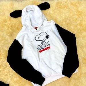 Detail Snoopy Hoodie With Ears Nomer 8