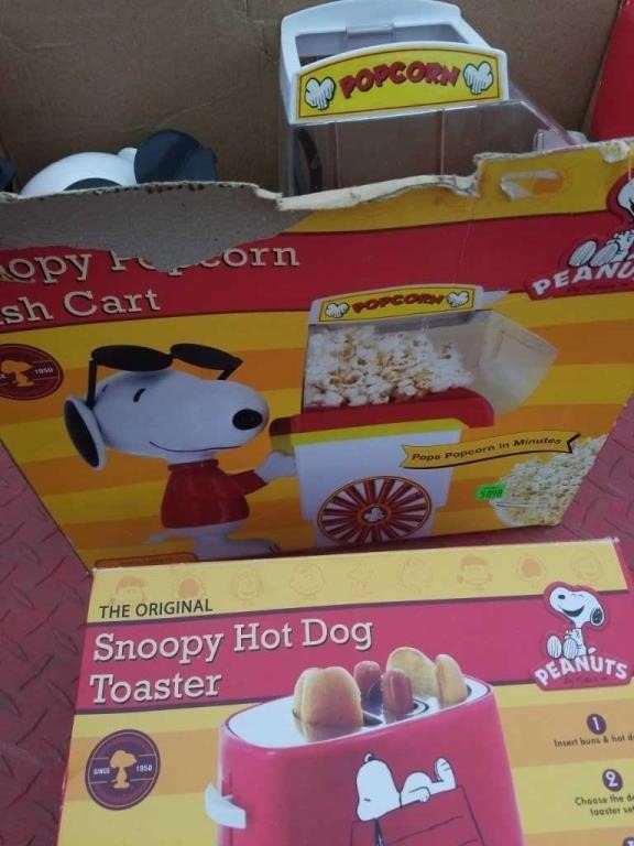 Detail Snoopy Hot Dog Toaster Nomer 54