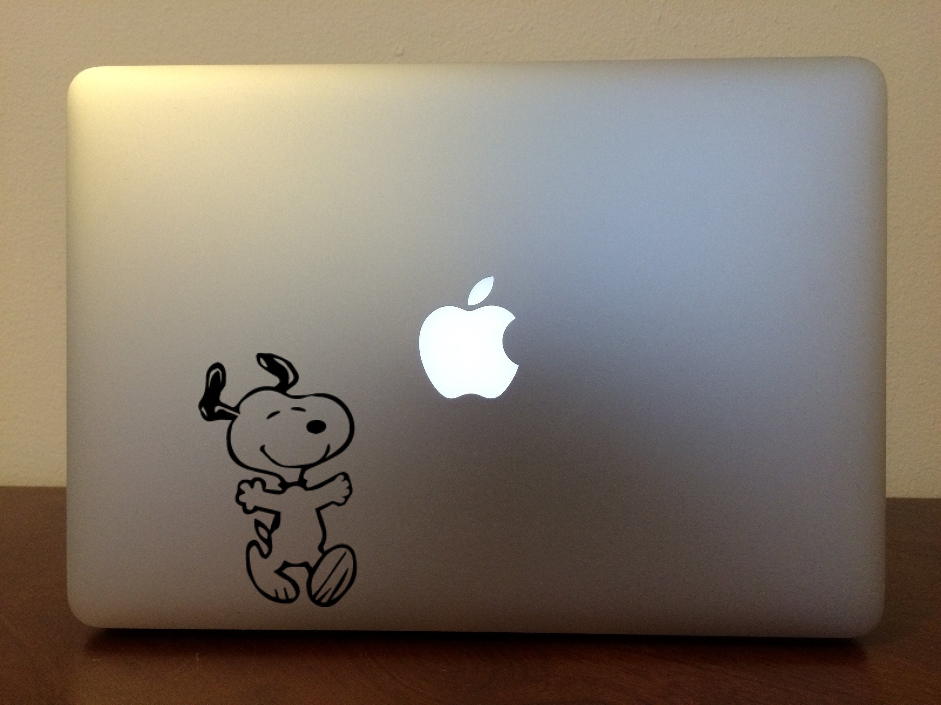 Detail Snoopy Laptop Sticker Nomer 16