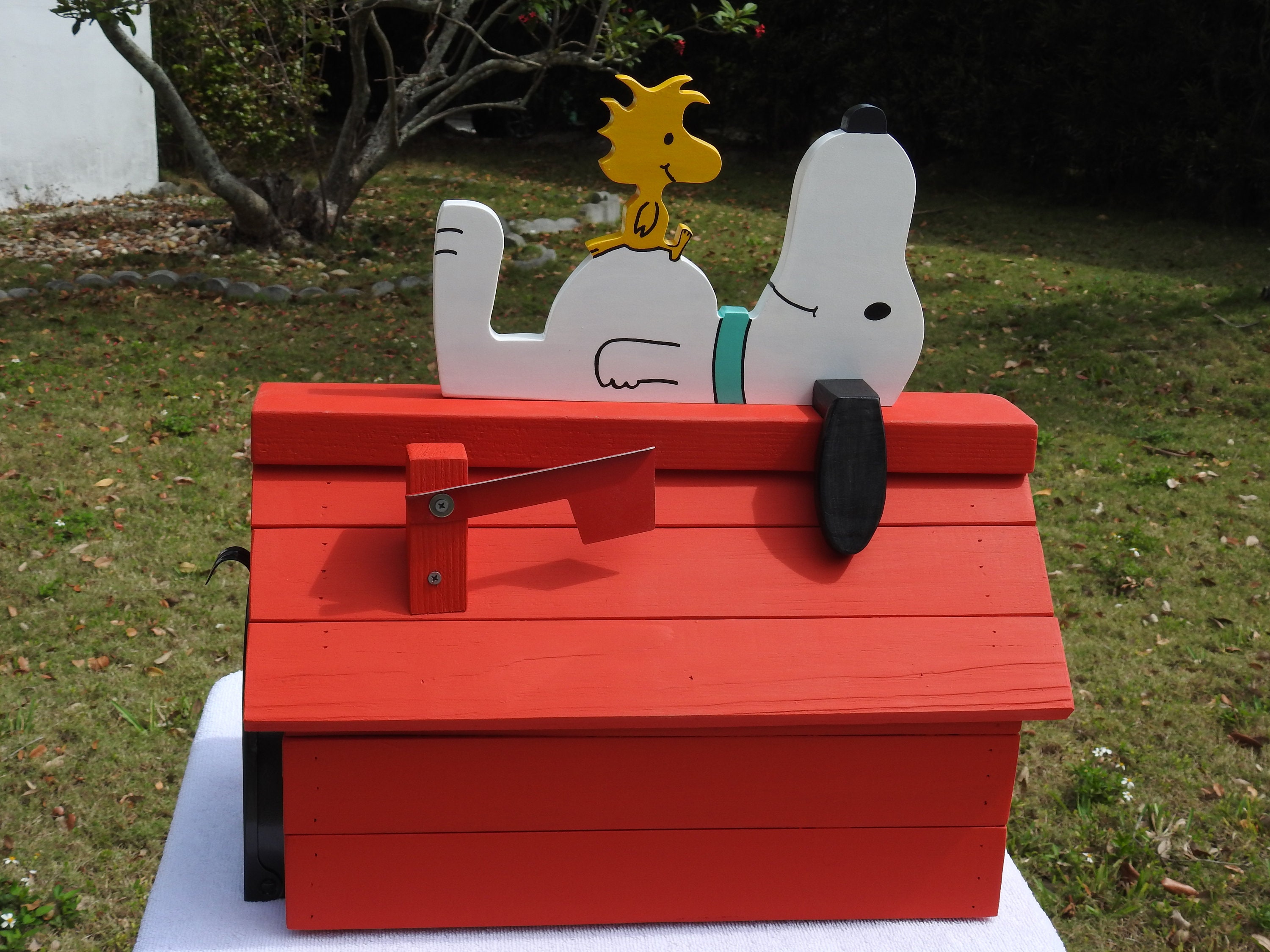 Detail Snoopy Mailbox Nomer 2