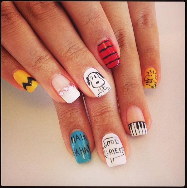 Detail Snoopy Nails Nomer 9