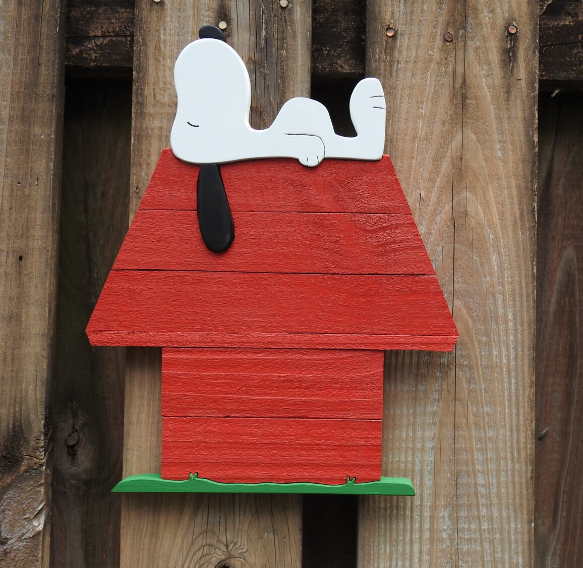 Detail Snoopy On His Doghouse Pictures Nomer 55