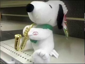 Detail Snoopy Saxophone Nomer 54