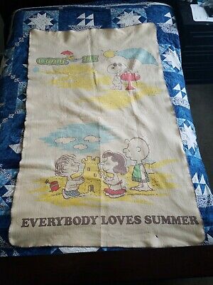 Detail Snoopy Security Blanket Nomer 52
