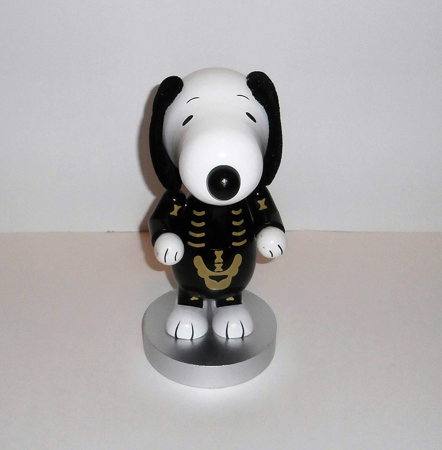 Detail Snoopy Skeleton Nomer 38