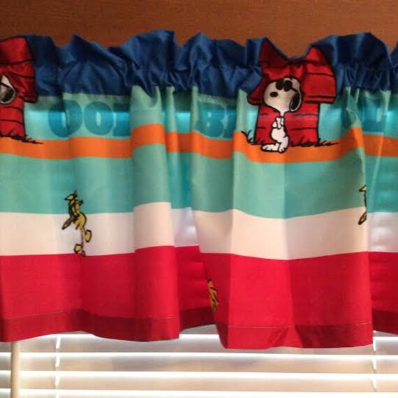 Detail Snoopy Window Curtains Nomer 29