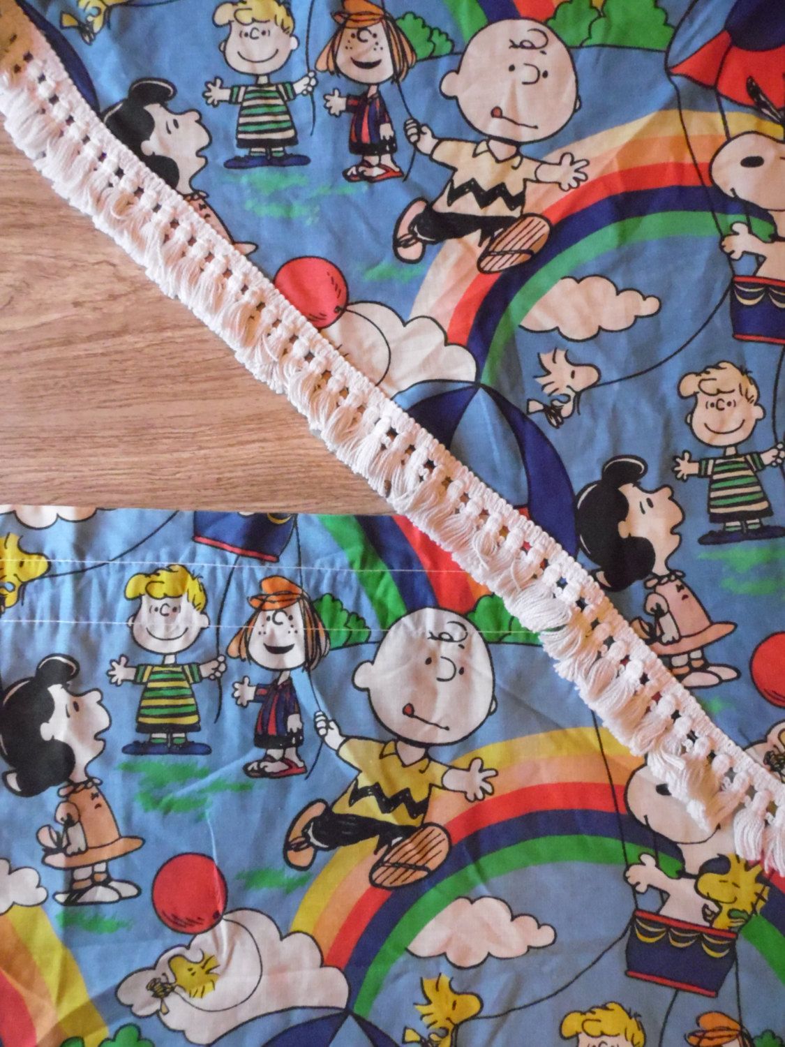 Detail Snoopy Window Curtains Nomer 7