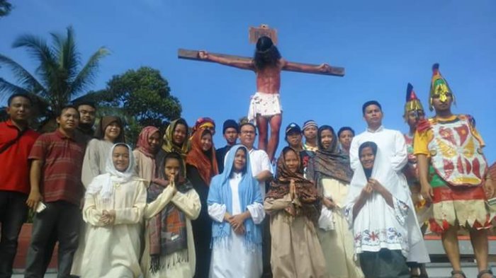 Detail Yesus Disalibkan Di Nomer 36