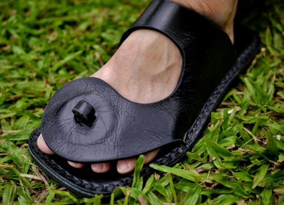 Detail Yin And Yang Sandals Nomer 33