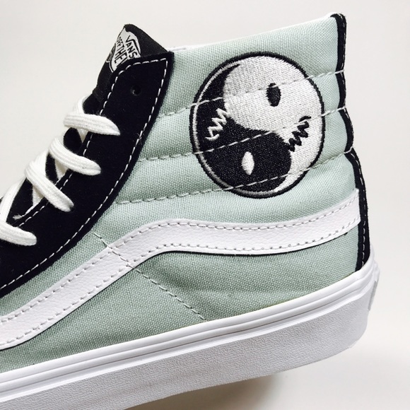 Detail Yin And Yang Vans Nomer 29