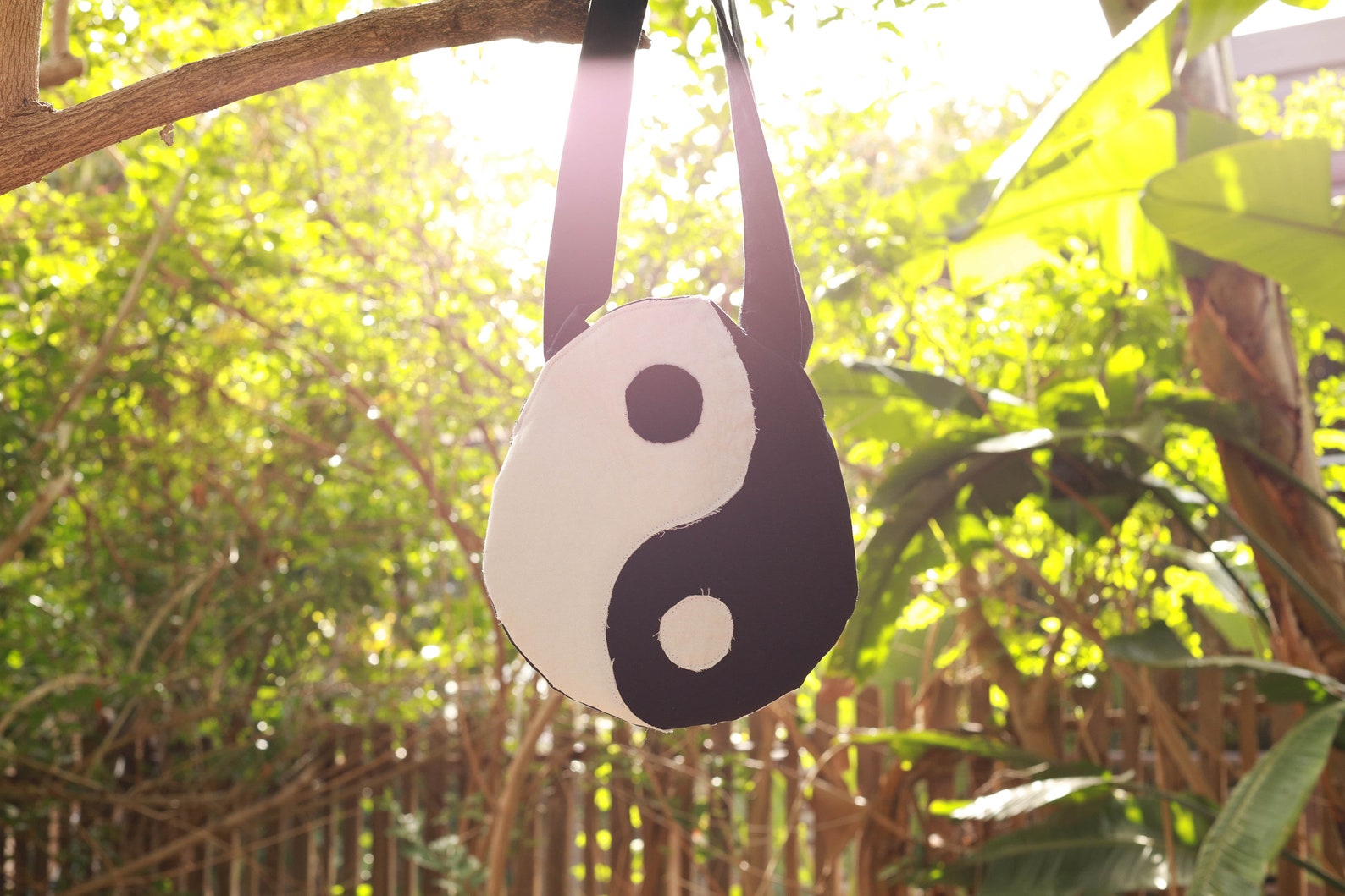 Detail Yin Yang Bucket Bag Nomer 26