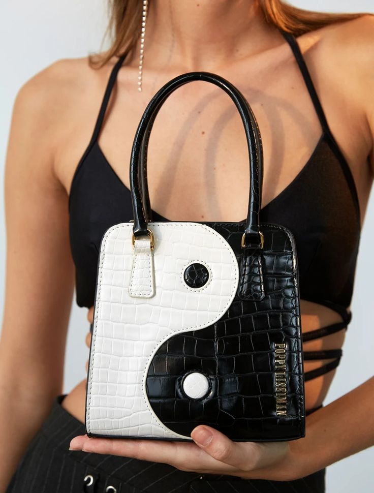 Detail Yin Yang Bucket Bag Nomer 8