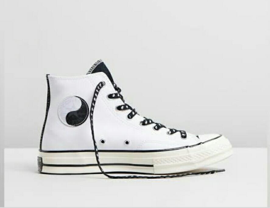 Detail Yin Yang Converse Nomer 40