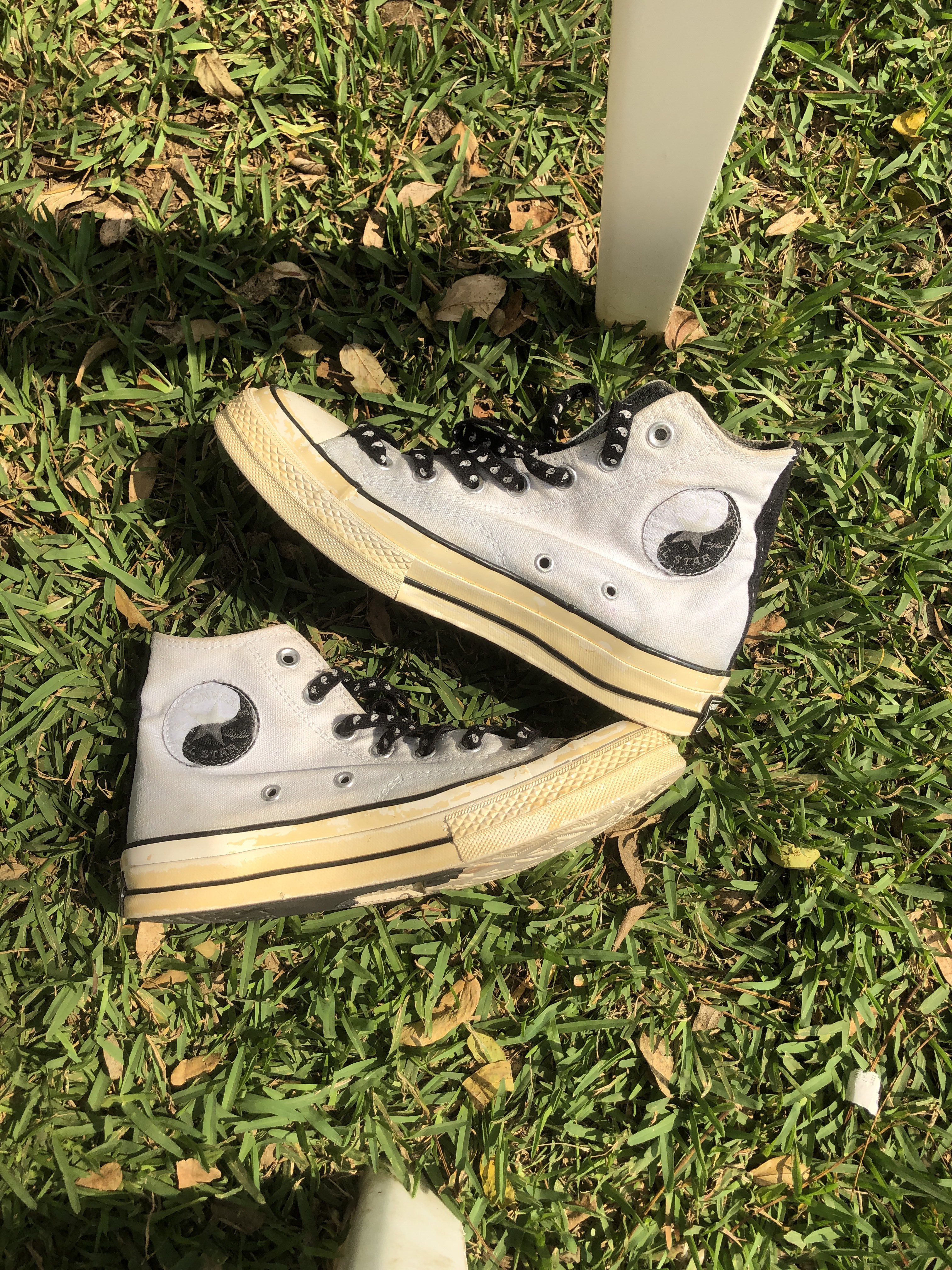 Detail Yin Yang Converse Nomer 49