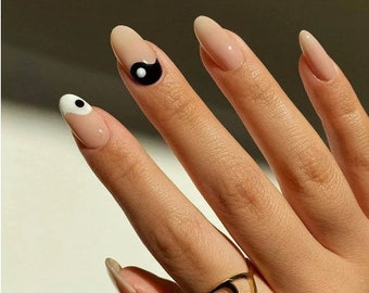 Detail Yin Yang Nail Art Designs Nomer 32