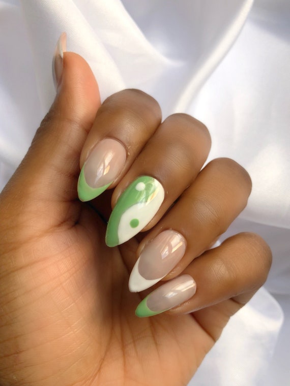 Detail Yin Yang Nails Green Nomer 14