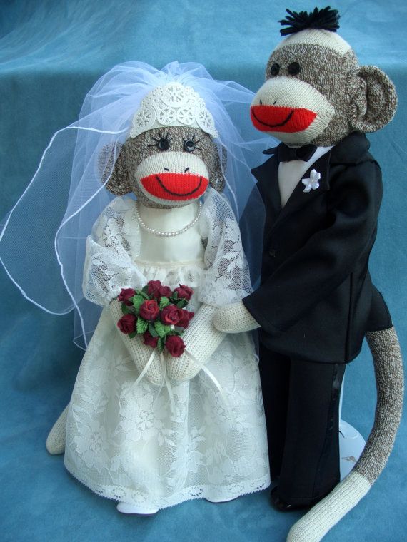 Detail Sock Monkey Bride And Groom Nomer 3