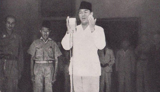 Detail Soekarno Pidato Png Nomer 44