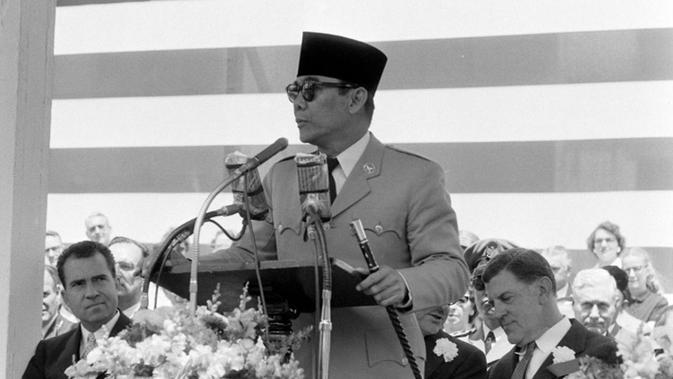 Detail Soekarno Pidato Vector Nomer 45