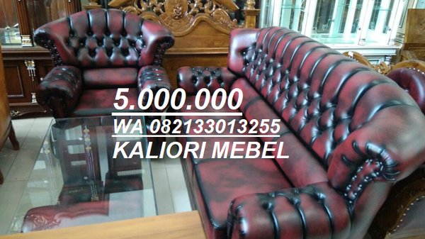 Detail Sofa Merah Maroon Nomer 48