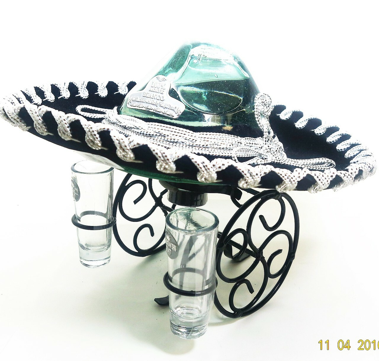 Detail Sombrero Tequila Bottle Nomer 28