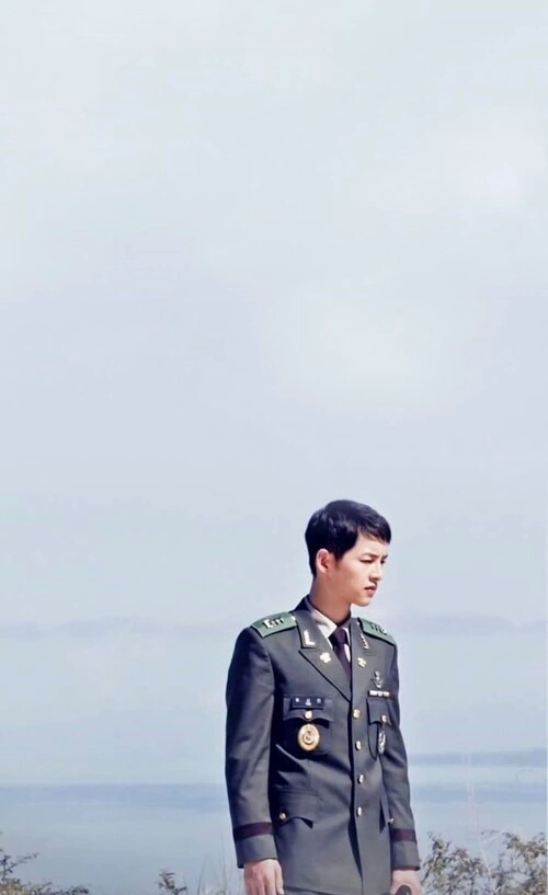 Detail Song Joong Ki Descendants Of The Sun Wallpaper Nomer 23