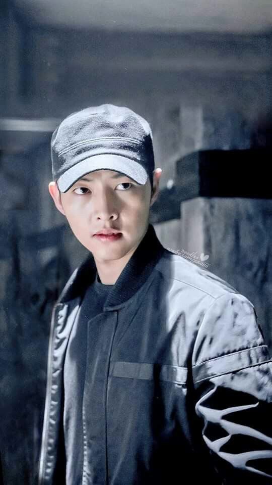 Detail Song Joong Ki Descendants Of The Sun Wallpaper Nomer 5