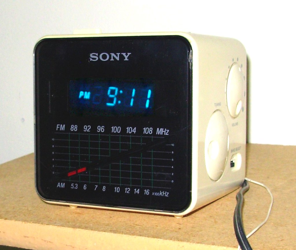 Detail Sony Cube Alarm Clock Nomer 10