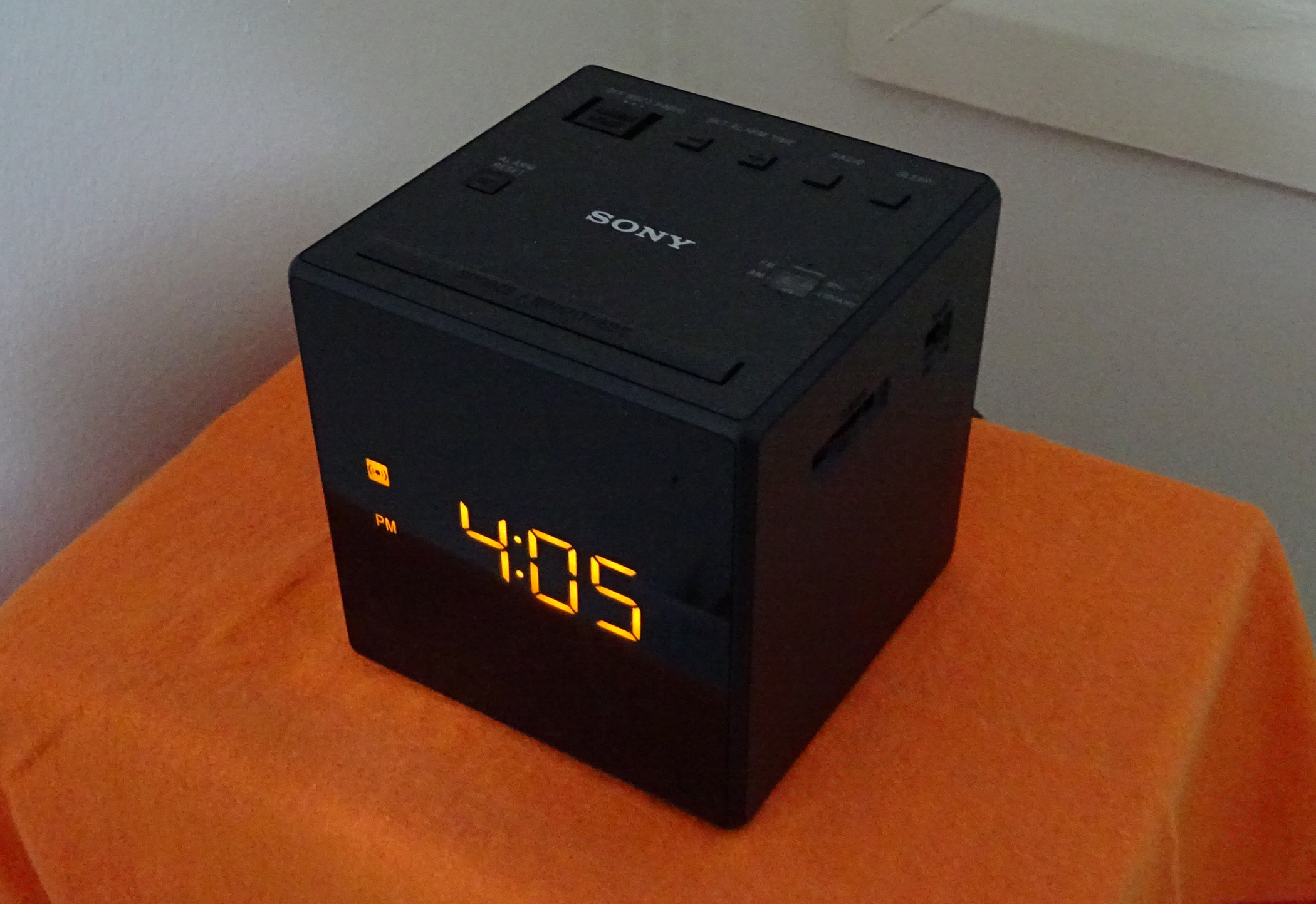 Detail Sony Cube Alarm Clock Nomer 23