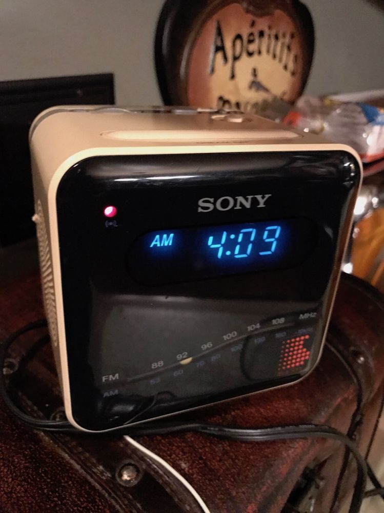 Detail Sony Cube Alarm Clock Nomer 37