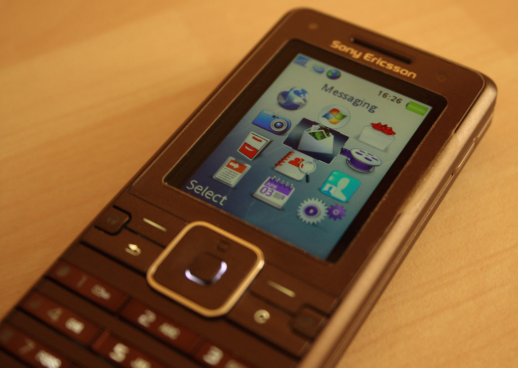 Detail Sony Ericsson K770i Nomer 46