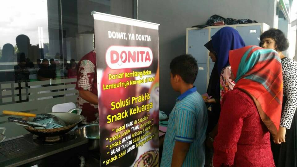 Detail Spanduk Donat Kentang Nomer 23