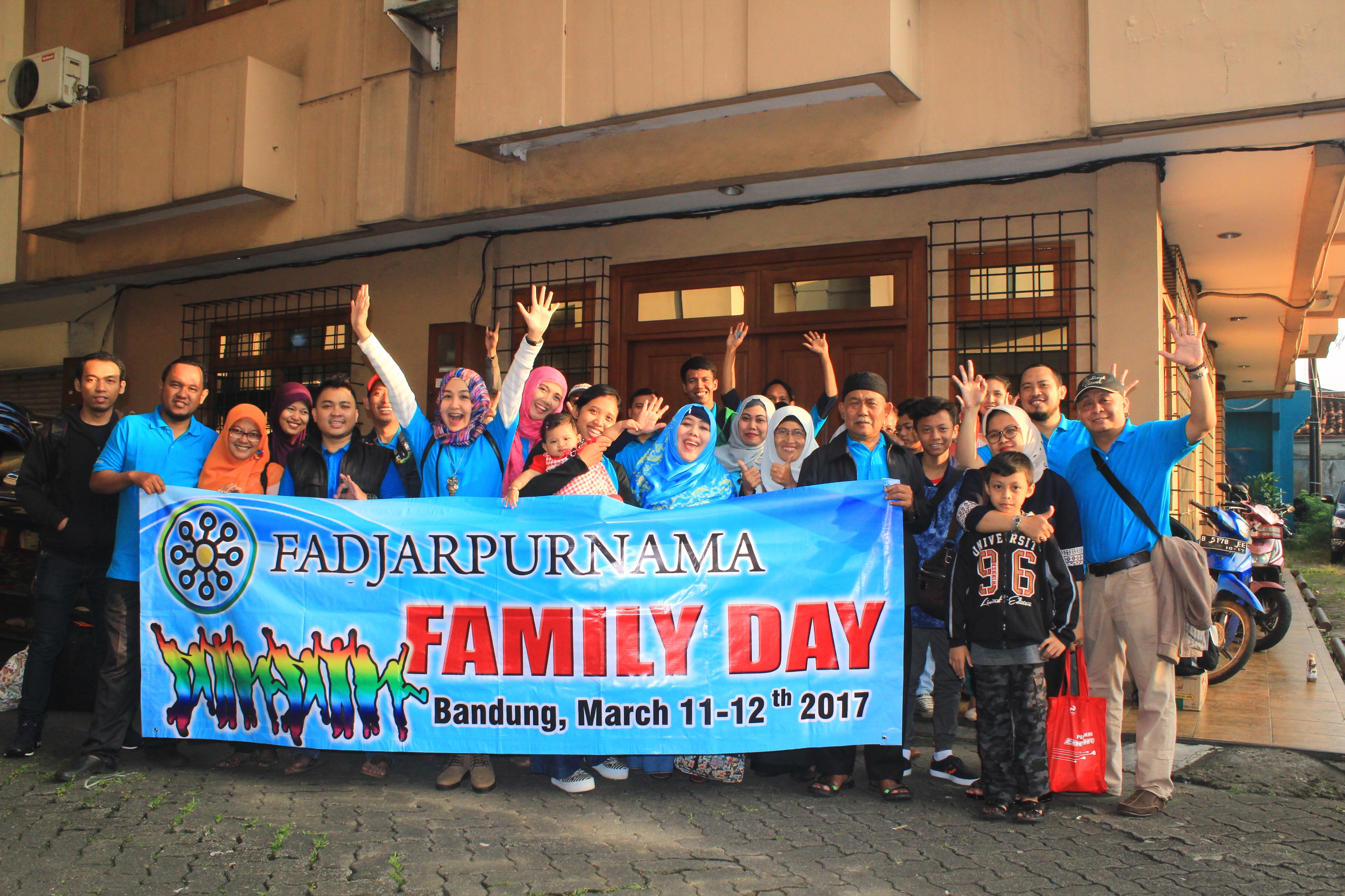 Detail Spanduk Family Day Nomer 26