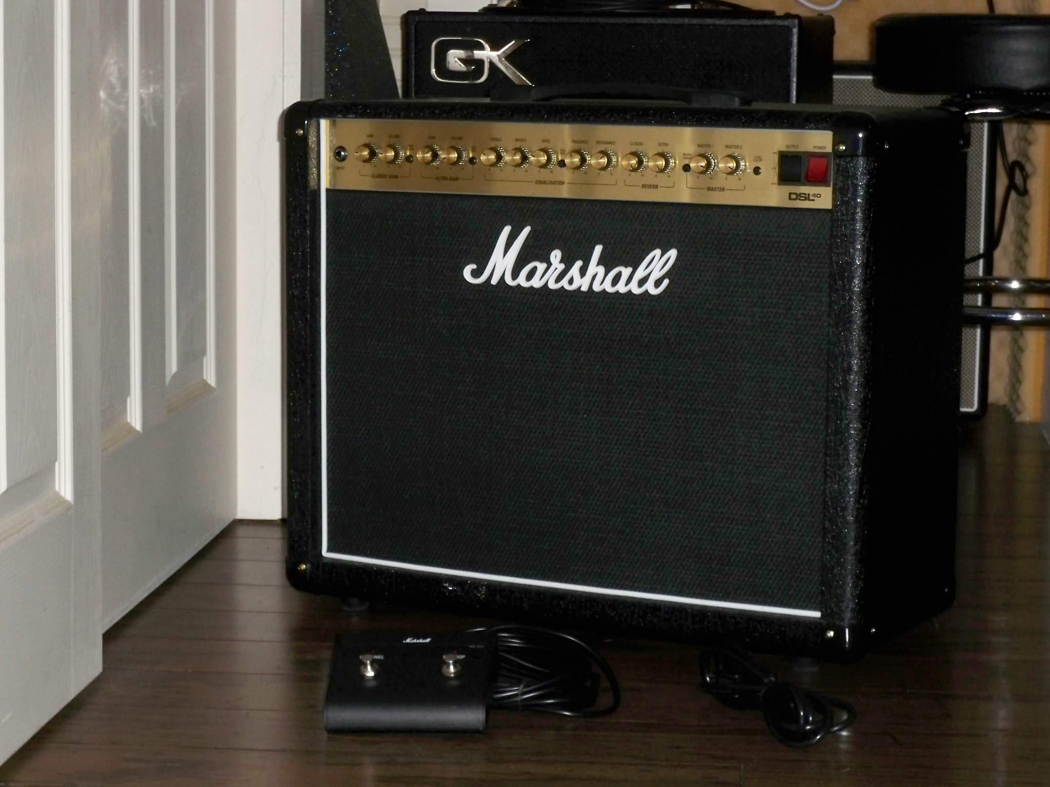 Detail Speaker Marshall Besar Nomer 23