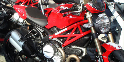 Detail Spesifikasi Ducati Monster 1100 Evo Nomer 4