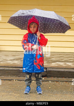 Detail Spider Man Raincoat And Umbrella Nomer 10