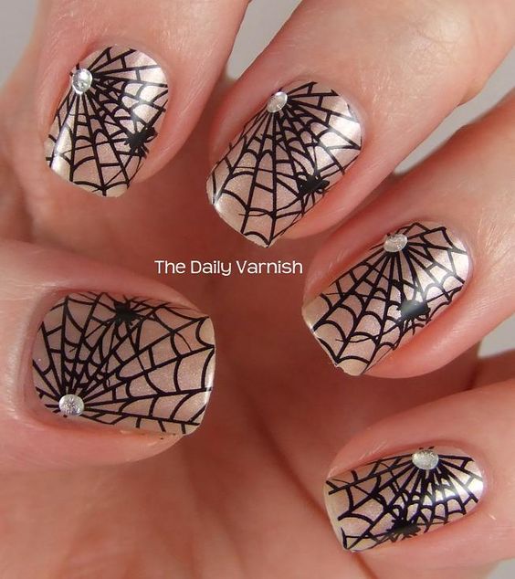 Detail Spider Web Design Nails Nomer 11