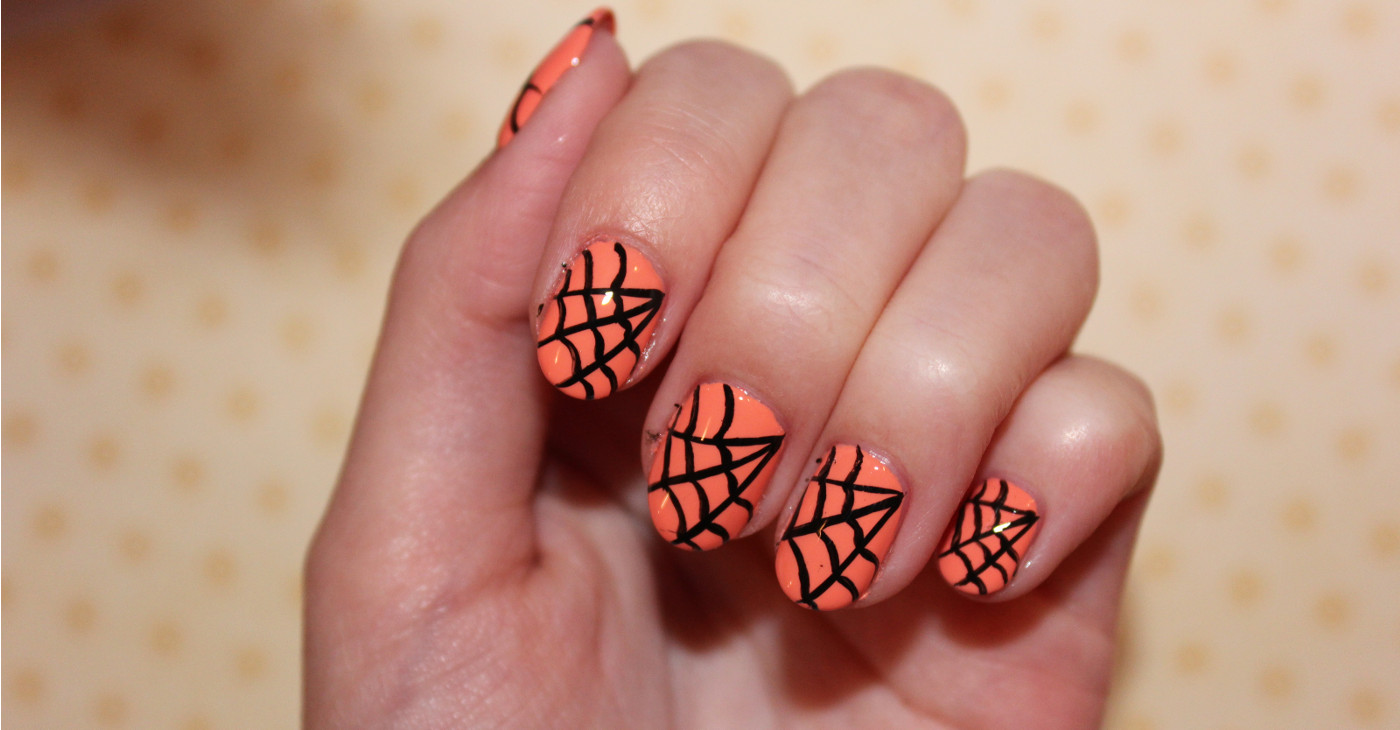 Detail Spider Web Design Nails Nomer 18