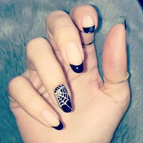 Detail Spider Web Design Nails Nomer 22