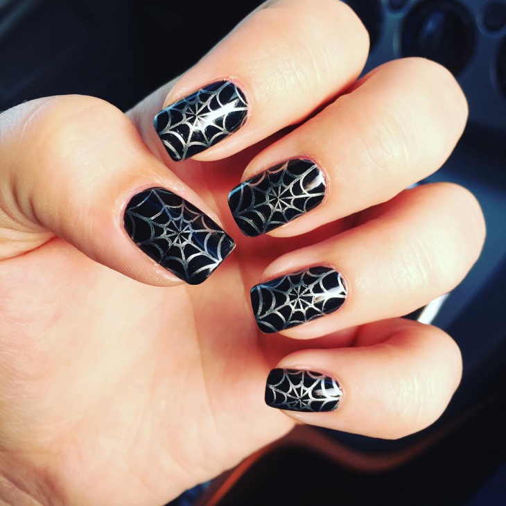 Detail Spider Web Design Nails Nomer 33