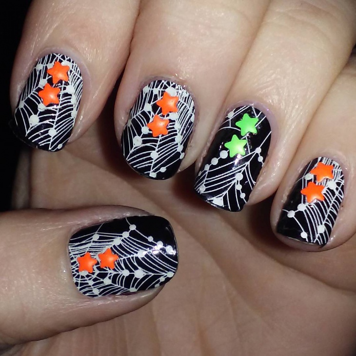Detail Spider Web Design Nails Nomer 39