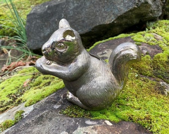 Detail Squirrel Piggy Bank Nomer 13