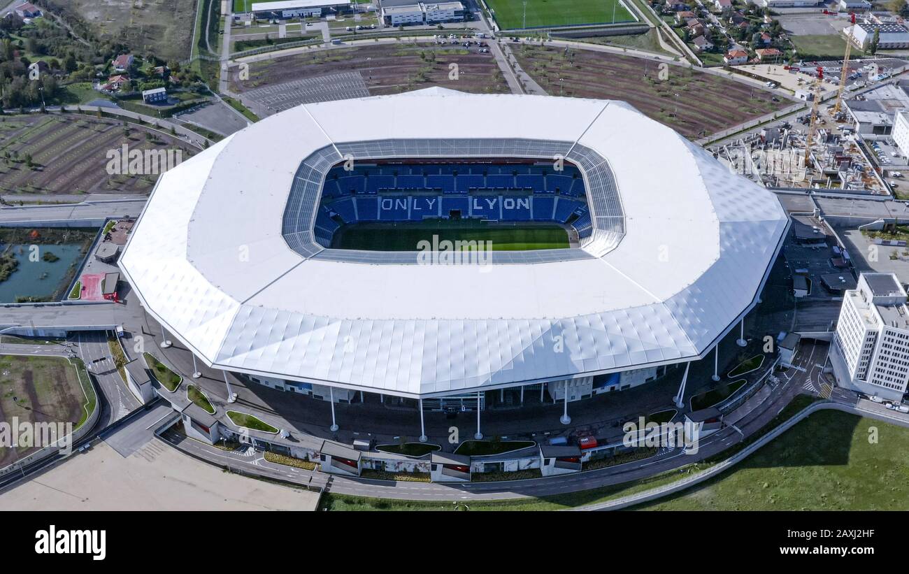 Detail Stadion Olympique Lyon Nomer 2