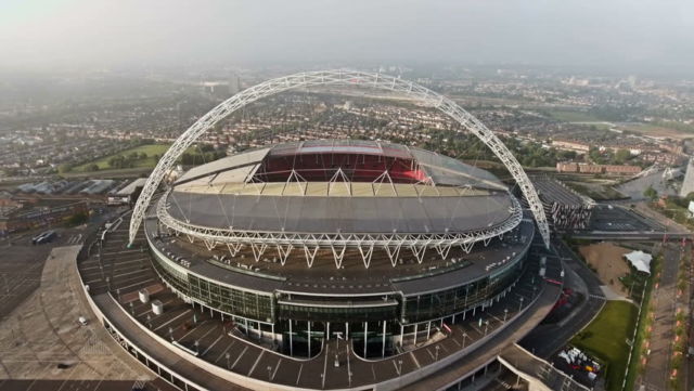 Detail Stadion Sepak Bola Di London Nomer 3
